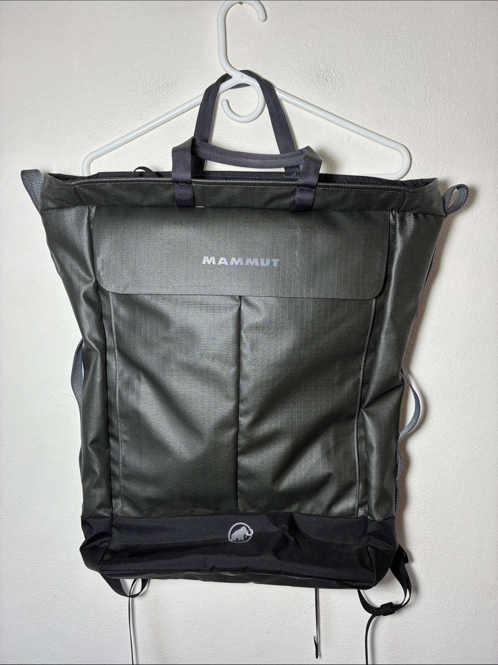 MAMMUT Neon Shuttle 30L (Liter) Pack Bag